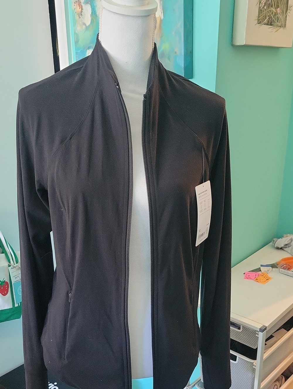 ATHLETA Salutation Jacket Sz M In Black